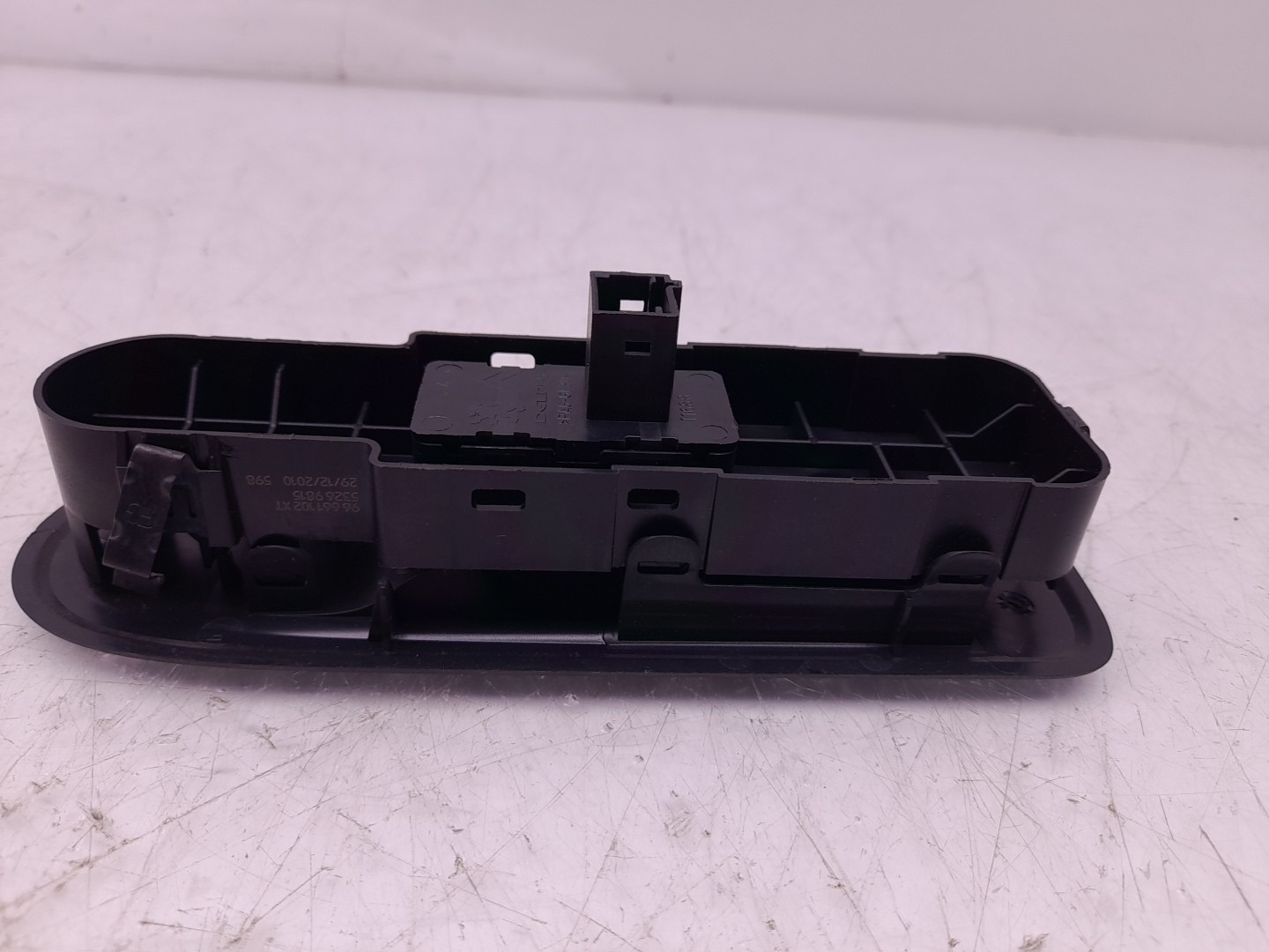 Commande / interrupteur lève-vitre Avant gauche PEUGEOT 508 SW Imagem-1