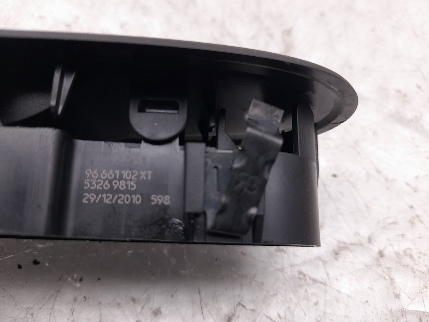 Commande / interrupteur lève-vitre Avant gauche PEUGEOT 508 SW Imagem-4