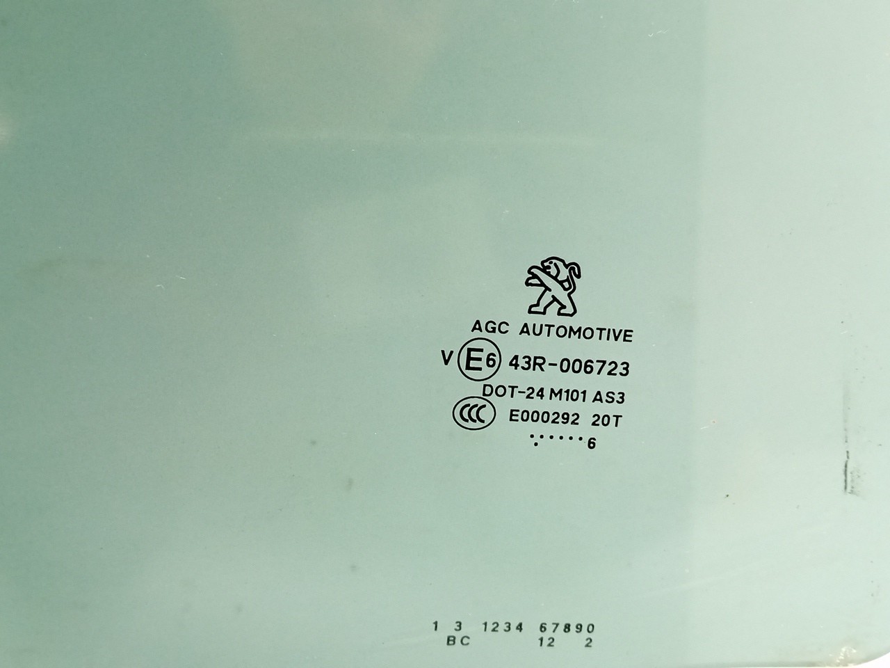 Right rear door glass PEUGEOT 2008 I (CU_) Imagem-1