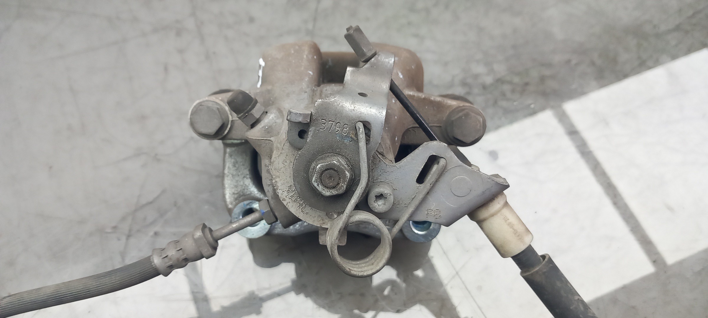Pinza de freno Trasero Derecho PEUGEOT 2008 I (CU_) Imagem-1