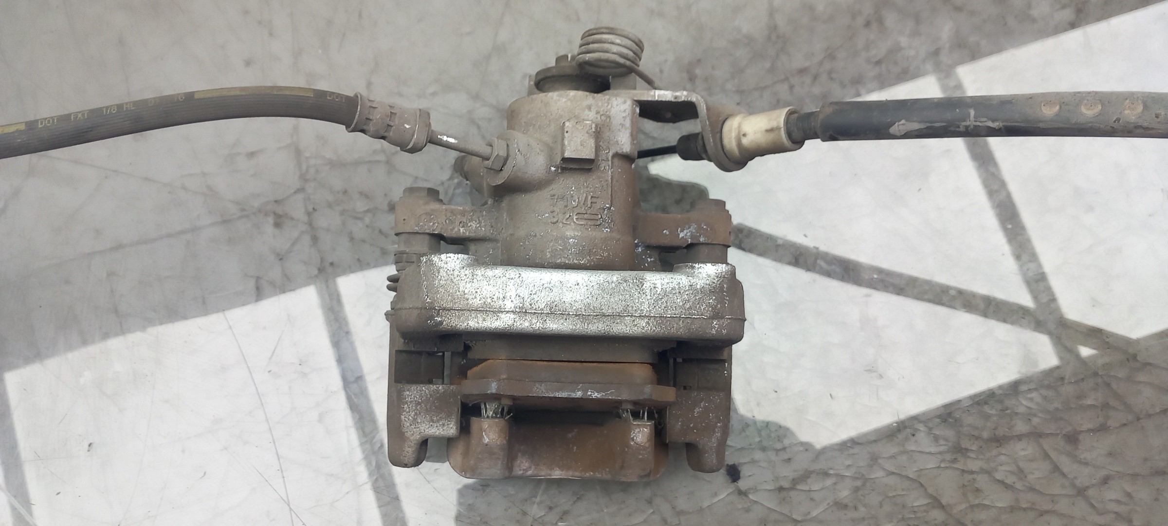 Pinza de freno Trasero Derecho PEUGEOT 2008 I (CU_) Imagem-2