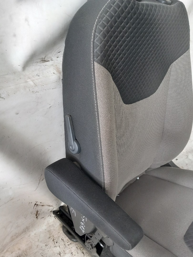 Set di sedili FORD Tourneo Courier Kombi I Imagem-1