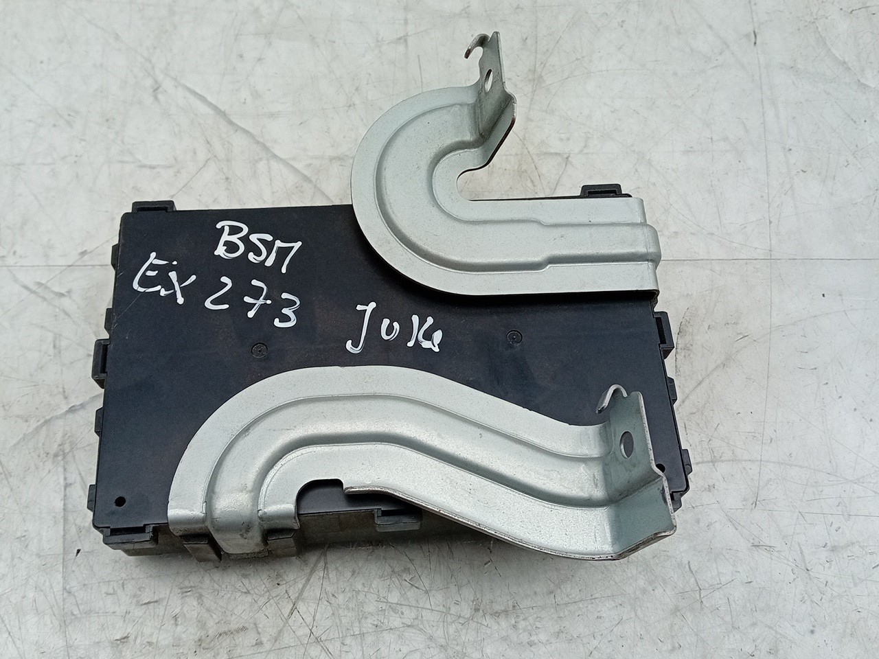 Module générique NISSAN Juke (F15) Imagem-1