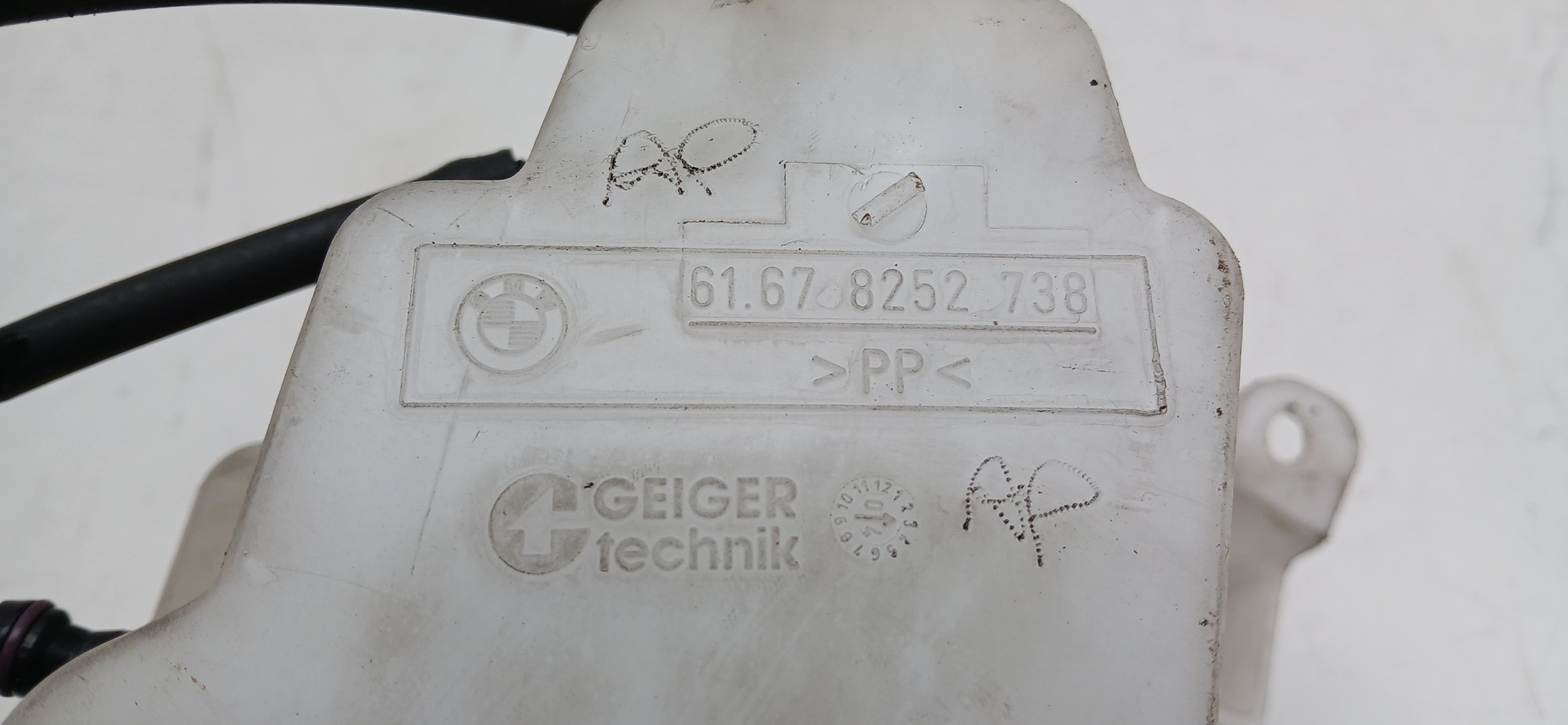 Windshield washer tank BMW X5 (E53) Imagem-4