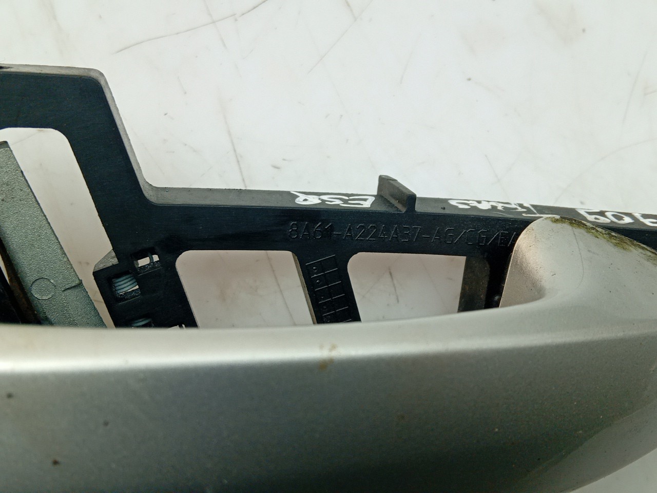 Poignée de porte arrière gauche FORD Fiesta VI (CB1, CCN) Imagem-2
