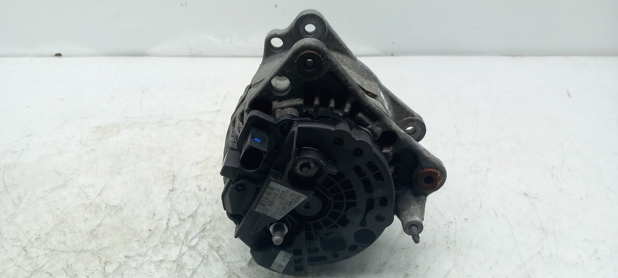 Alternador SKODA Octavia I Hatchback (1U2) Imagem-1