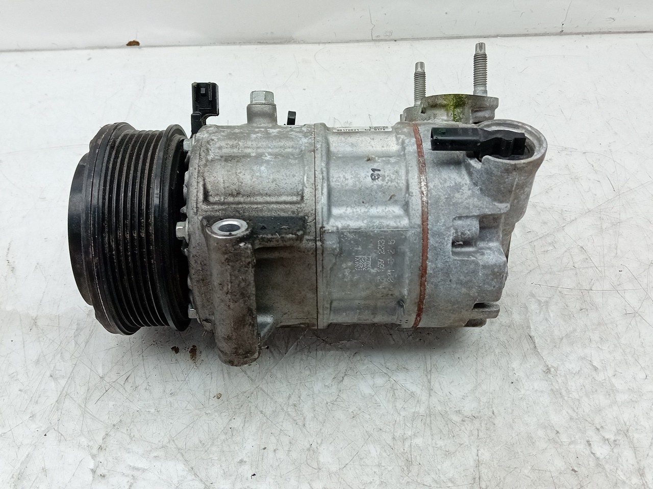 Compresseur AC FORD Fiesta VII (HJ, HF) Imagem-1