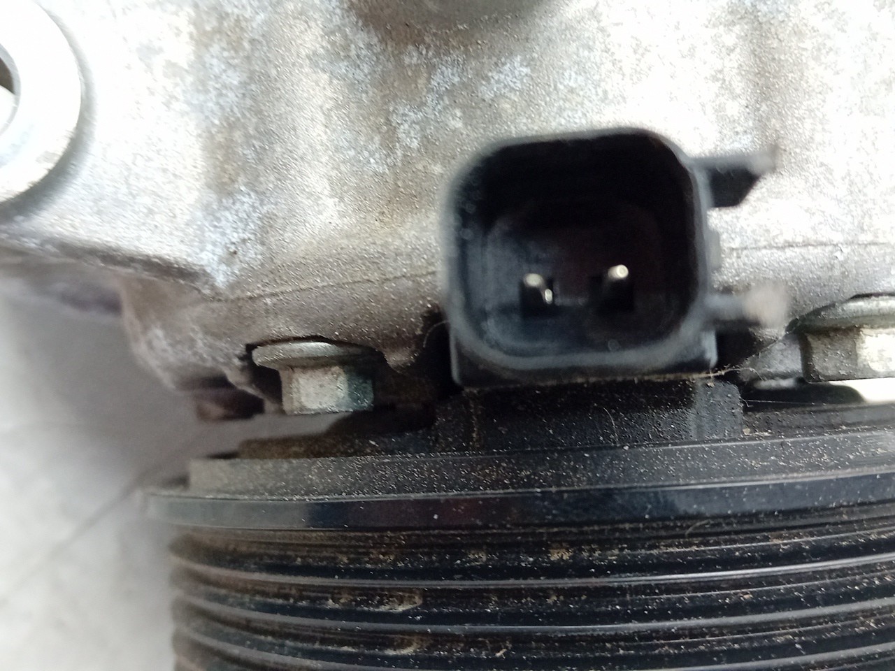 Compresseur AC FORD Fiesta VII (HJ, HF) Imagem-3