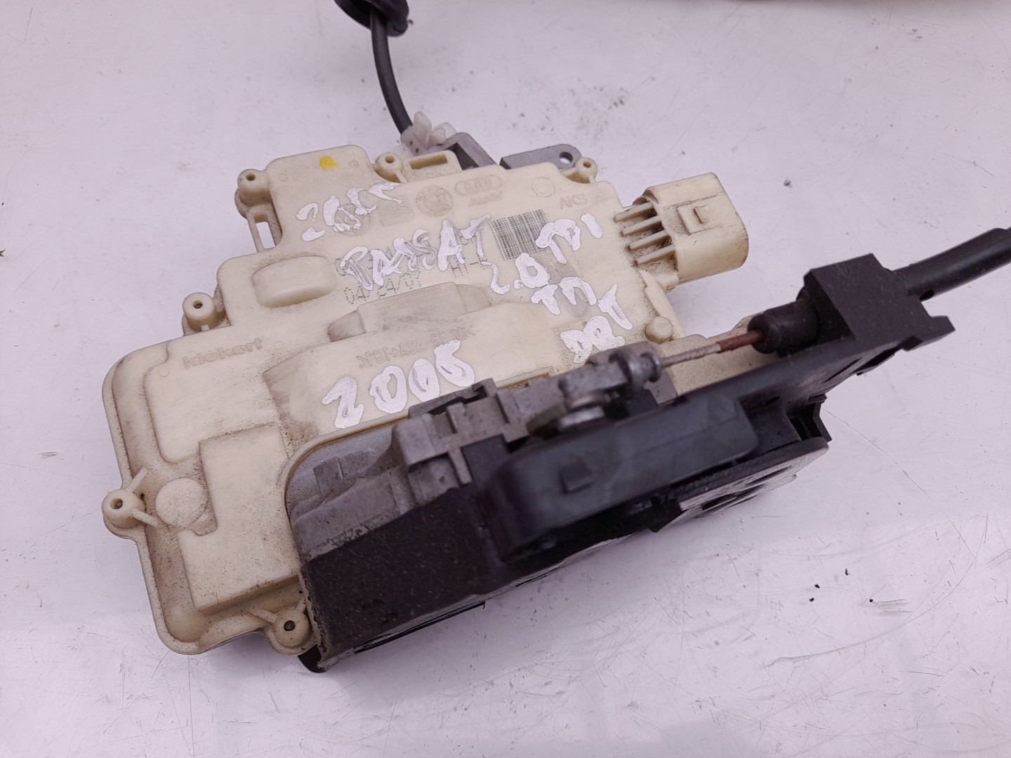 Rear Right Door Lock VOLKSWAGEN Passat (3C2) Imagem-1