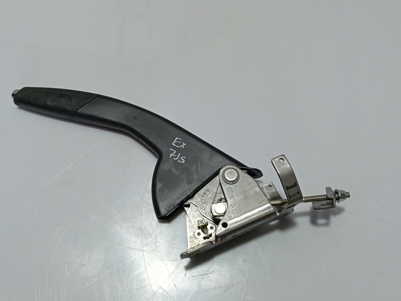Hand brake / parking brake RENAULT Clio IV (BH_) Imagem-1