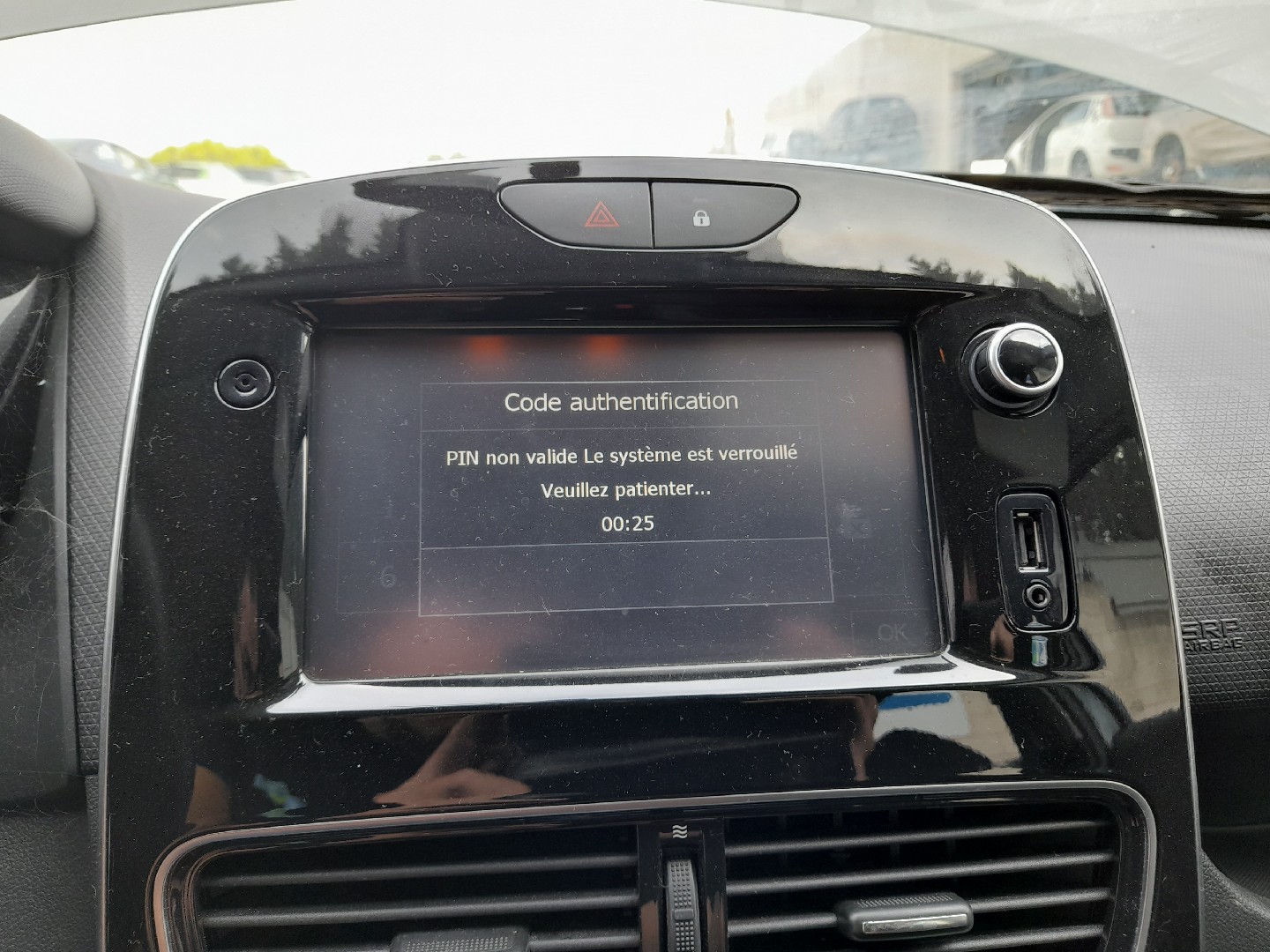 Display / schermo informazioni RENAULT Clio IV (BH_) Imagem-0