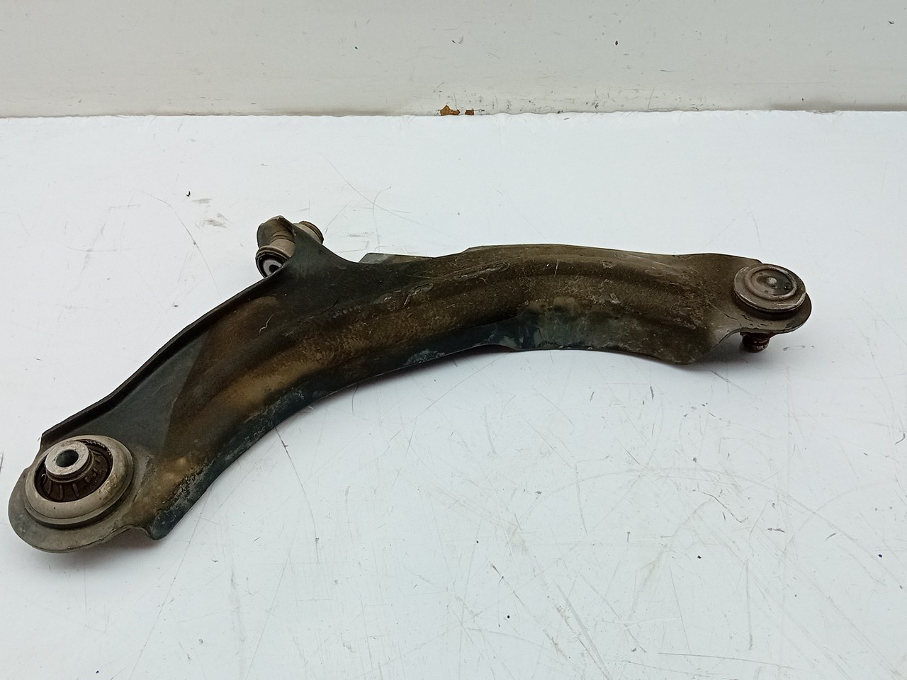 Left front suspension arm RENAULT Clio IV (BH_) Imagem-1