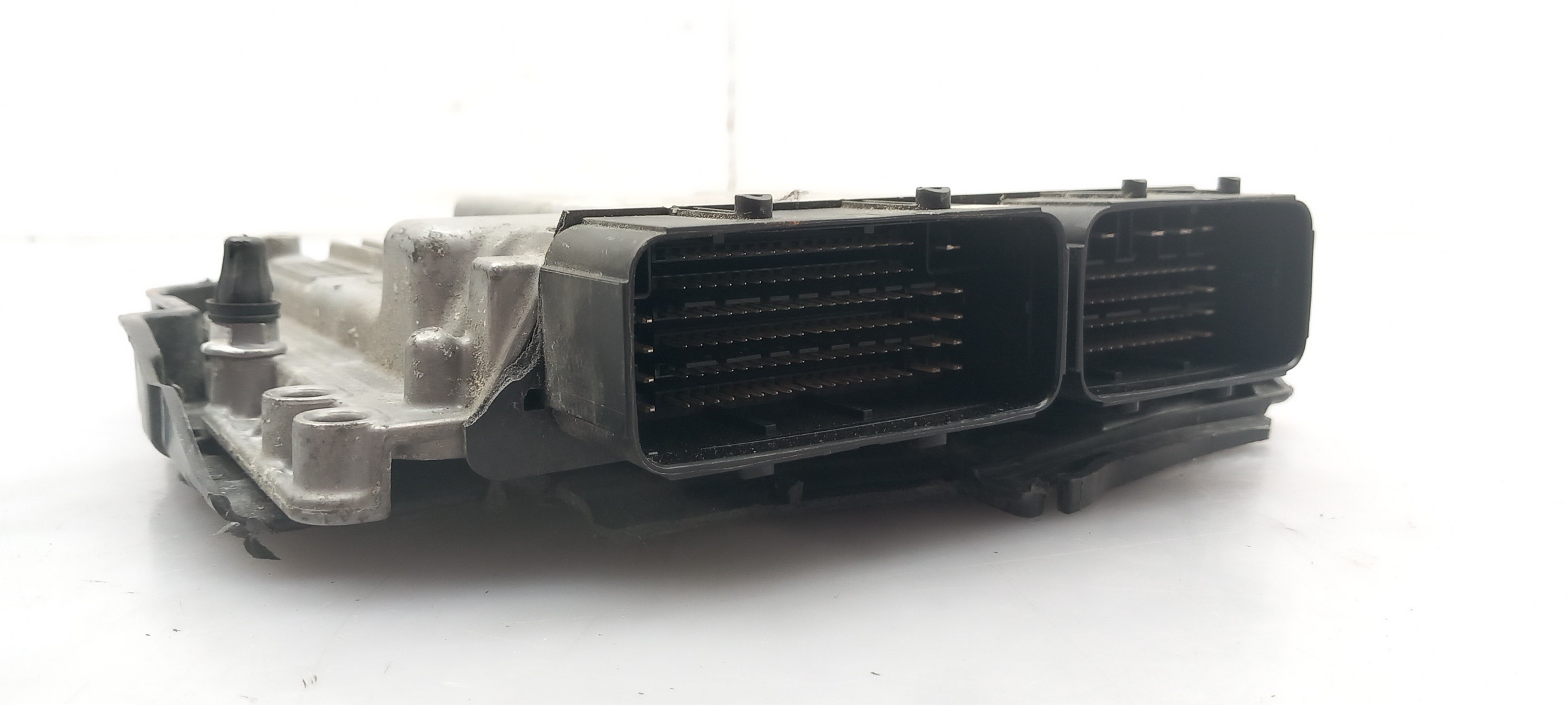 Centralita motor / ECU PEUGEOT 208 Imagem-1