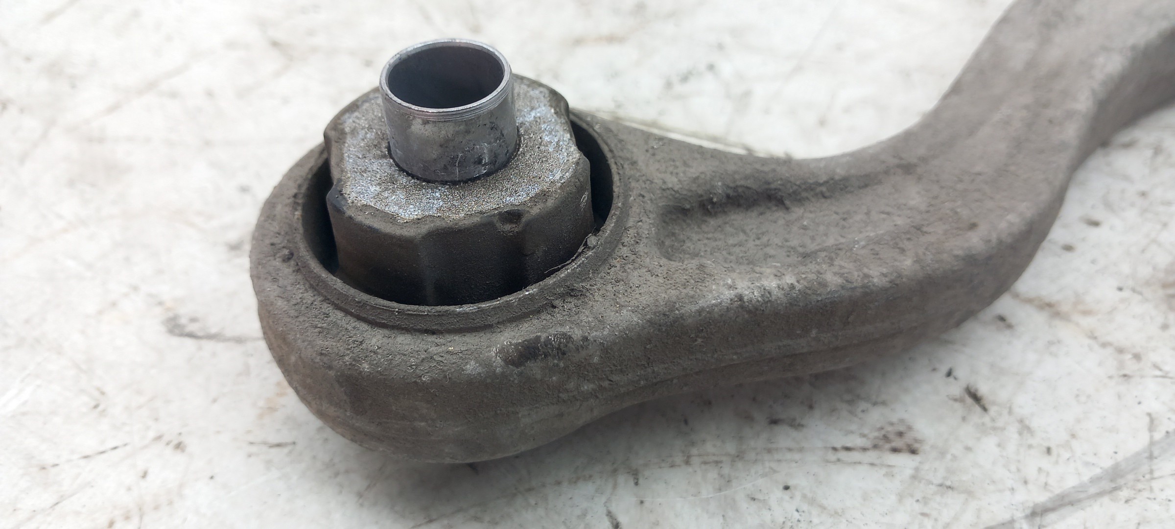 Left front suspension arm KIA Ceed (CD) Imagem-2