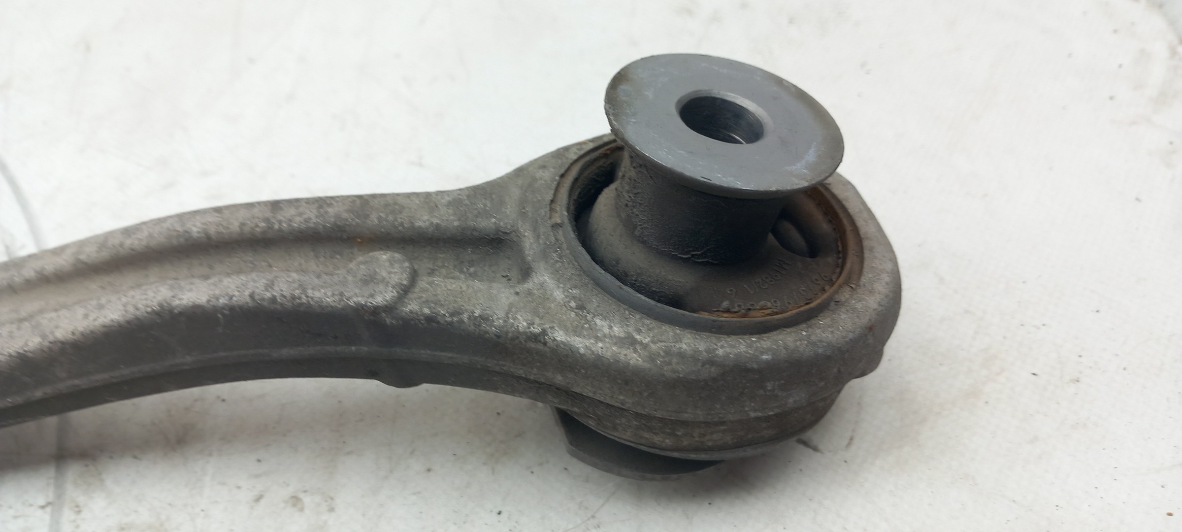 Left front suspension arm KIA Ceed (CD) Imagem-1