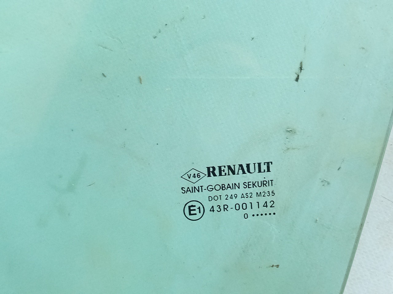Vitre porte avant gauche RENAULT Megane III (BZ0_) Imagem-1