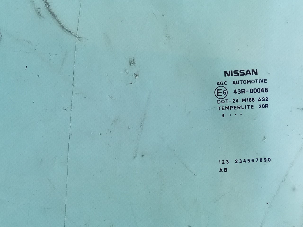 Left rear door glass NISSAN Juke (F15) Imagem-1