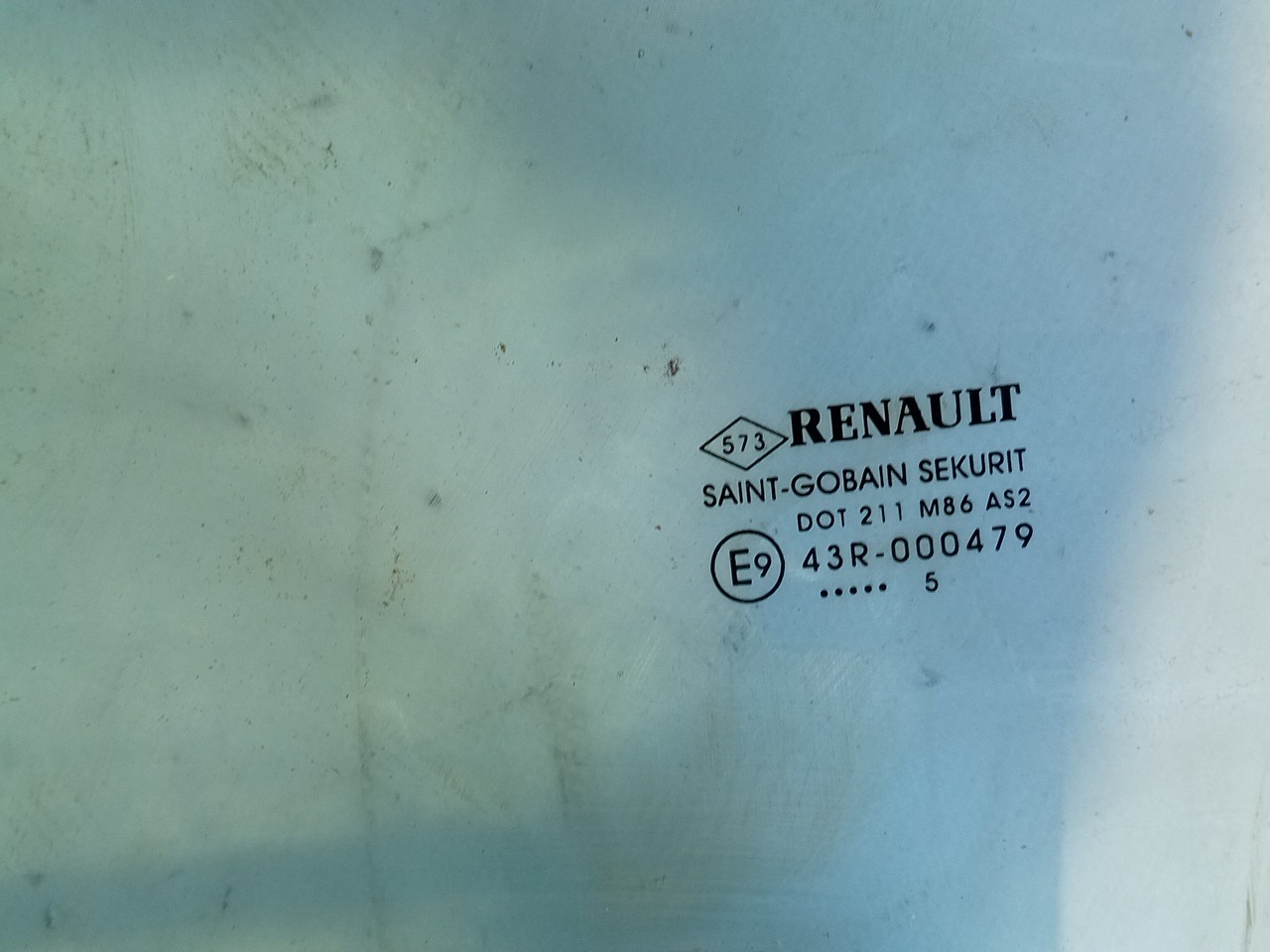 Vitre porte avant gauche RENAULT Megane III (BZ0_) Imagem-1