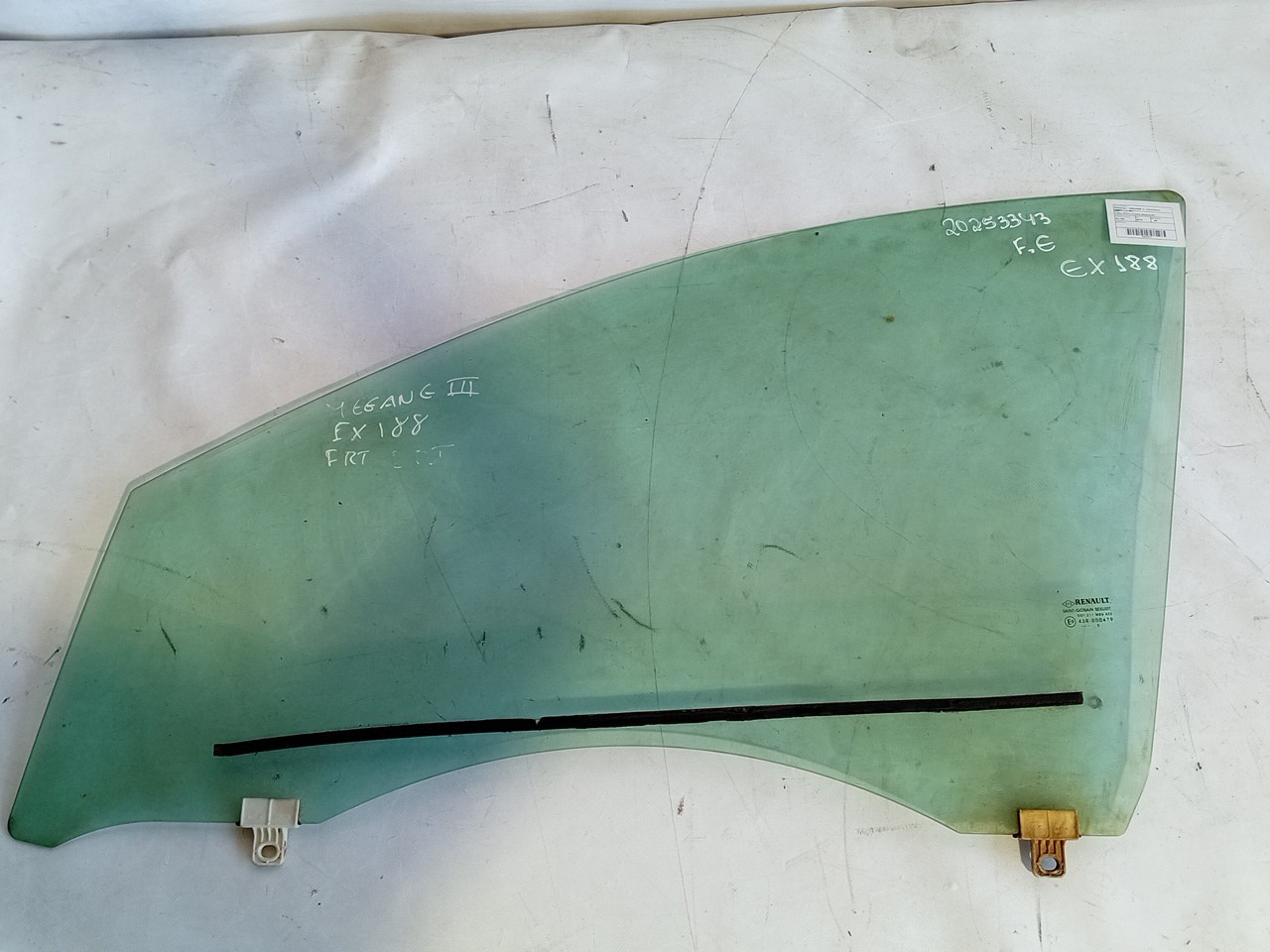 Vitre porte avant gauche
