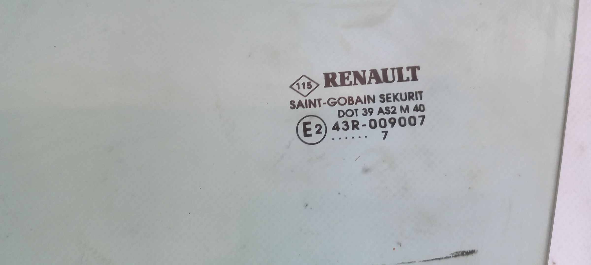 Vidro porta frente esquerda RENAULT Clio III (BR0/1, CR0/1) Imagem-1