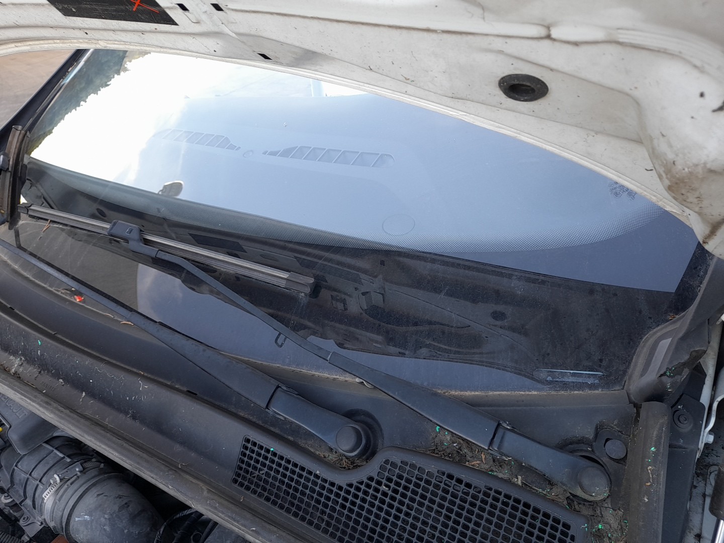 Windscreen wiper arm Left front