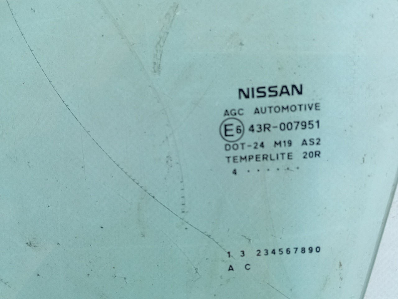 Left front door glass NISSAN Juke (F15) Imagem-1