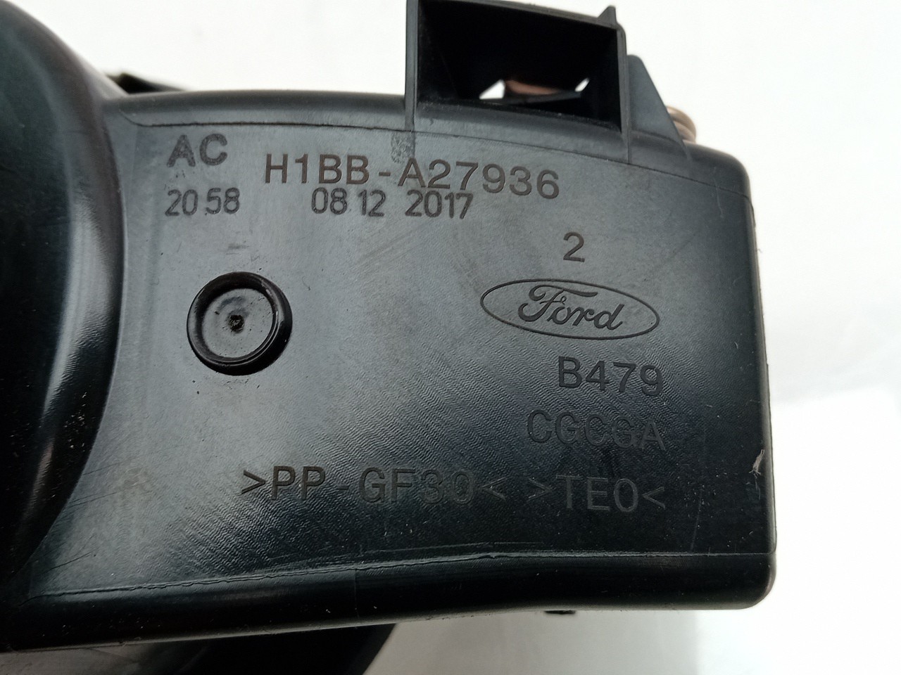 Bouchon/Volet De Trappe De Réservoir à Carburant  FORD Fiesta VII (HJ, HF) Imagem-4