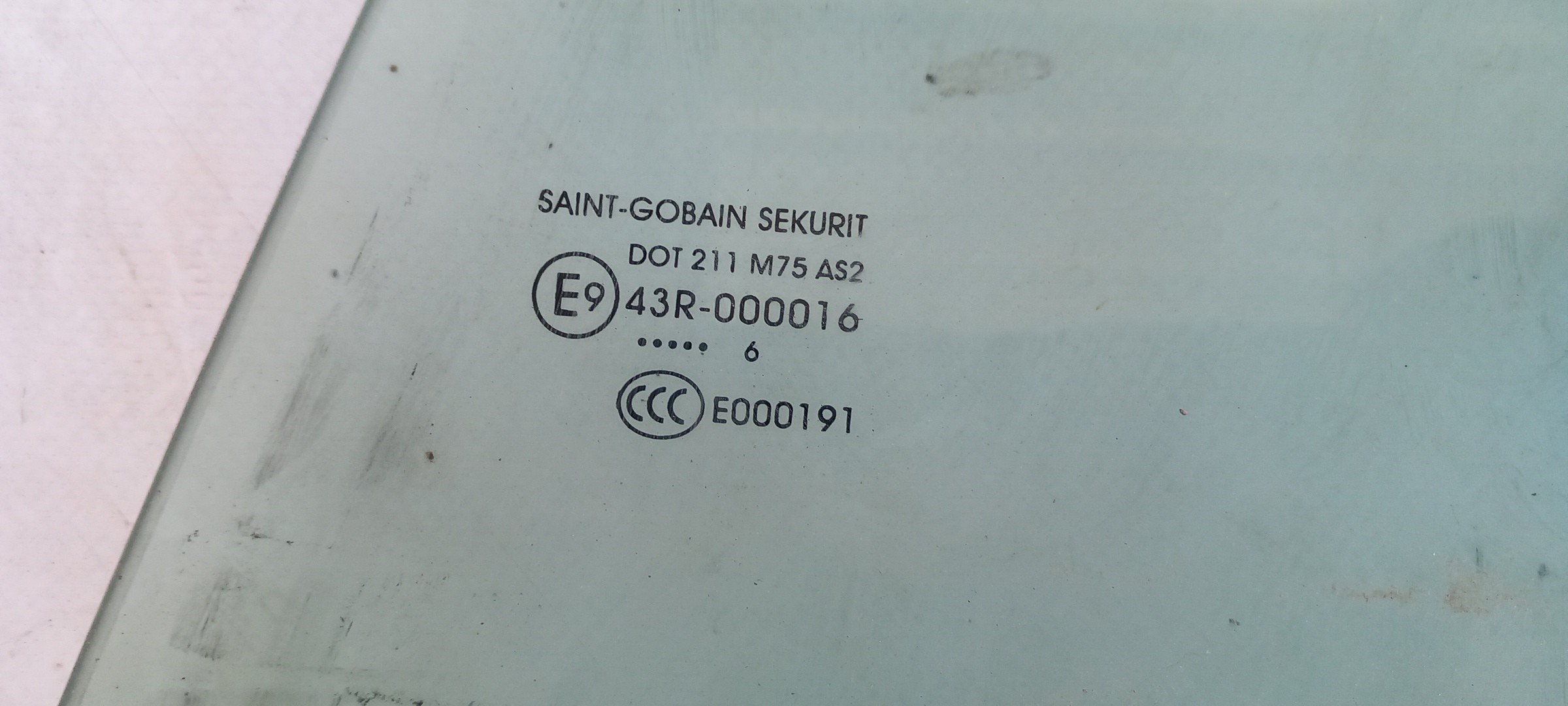 Vidro porta frente esquerda PEUGEOT Partner II Imagem-1