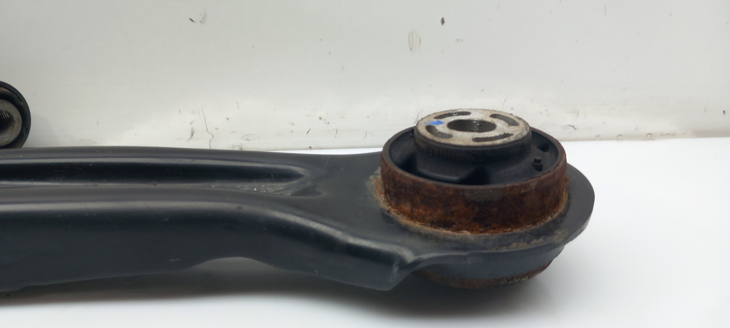 Brazo suspensión delantero izquierdo FORD Fiesta VII (HJ, HF) Imagem-2