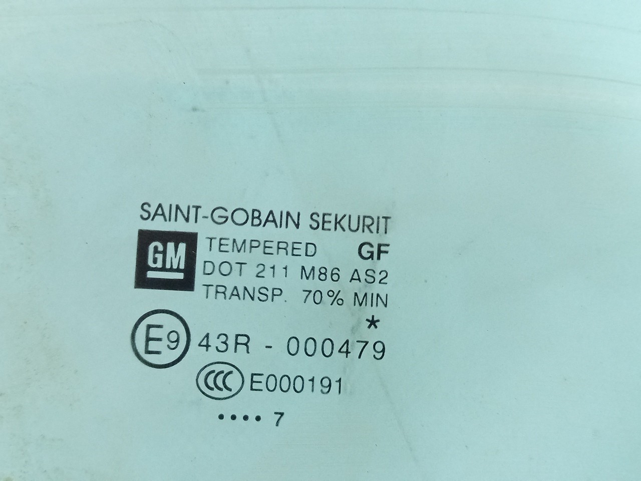 Right front door glass OPEL Corsa E Imagem-1