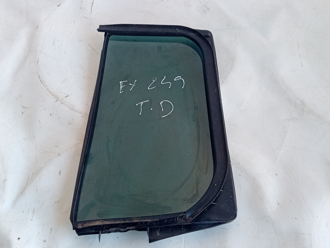 Right rear triangle window MAZDA 5 (CR19) Imagem-1