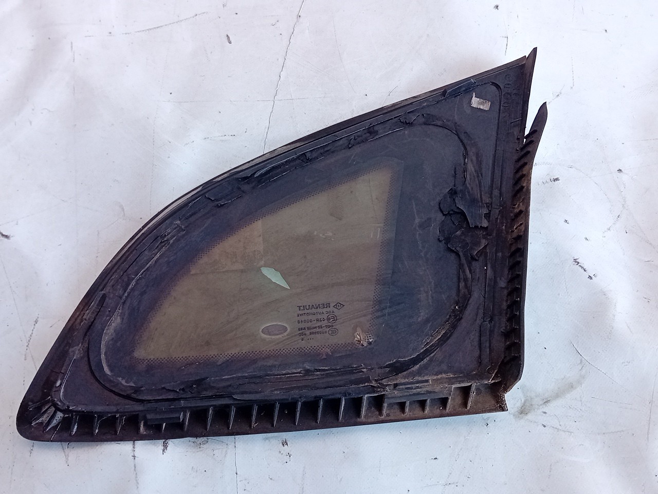 Vitre de custode arrière gauche RENAULT Megane III Grandtour (KZ0/1) Imagem-1