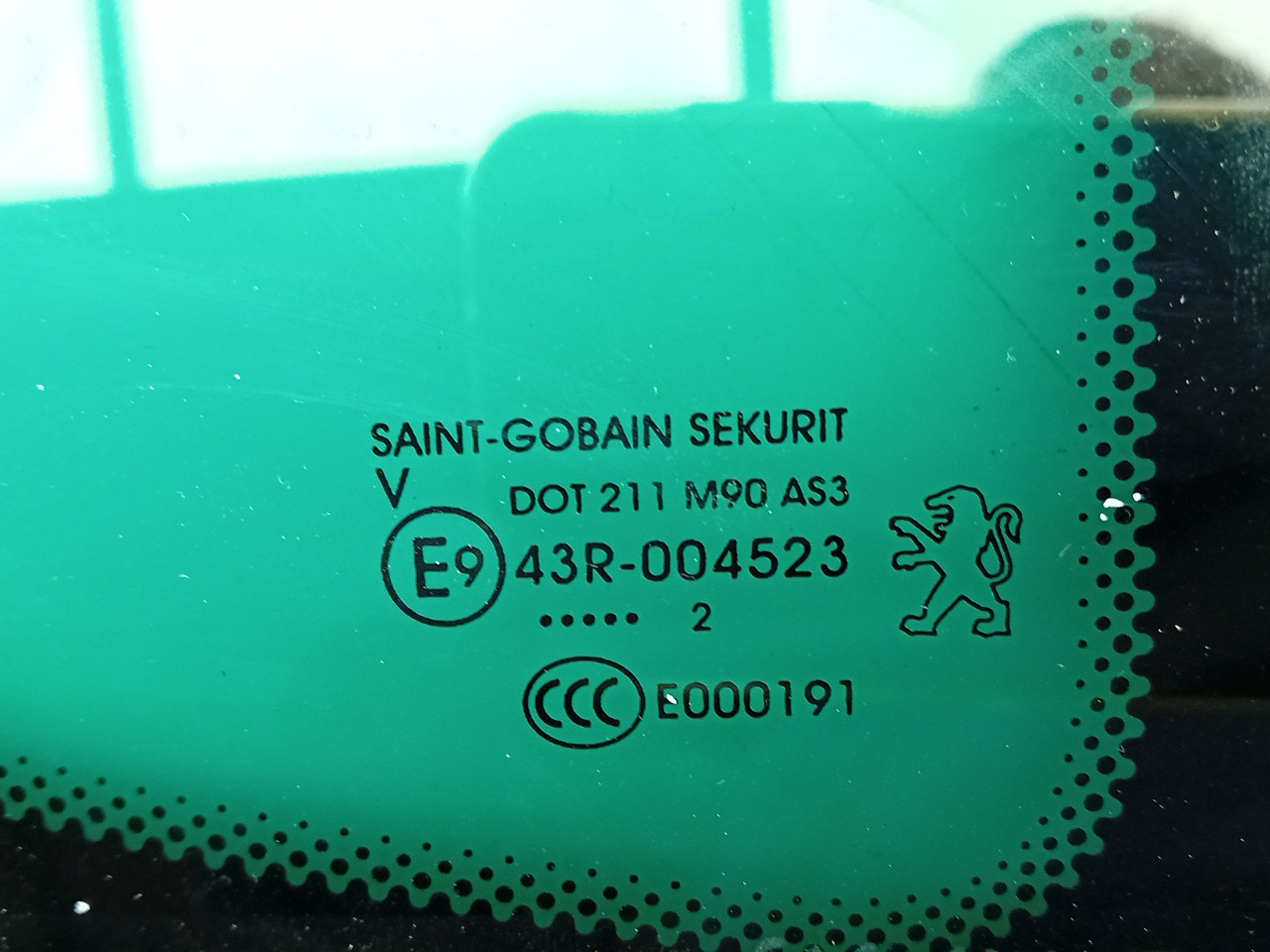 Vitre de custode arrière Droite PEUGEOT 3008 I (0U_) Imagem-2