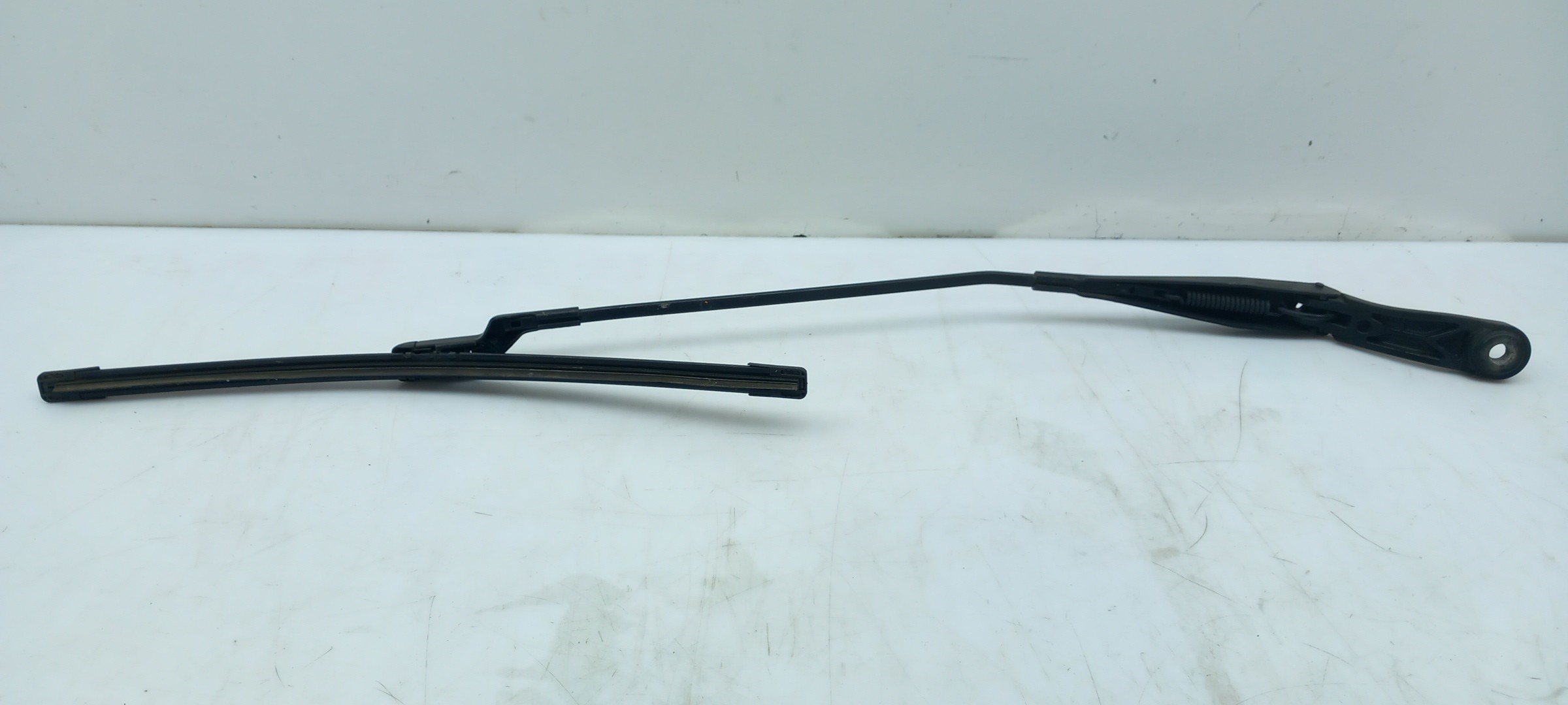 Brazo de limpiaparabrisas delantero derecho PEUGEOT 308 SW II Imagem-1