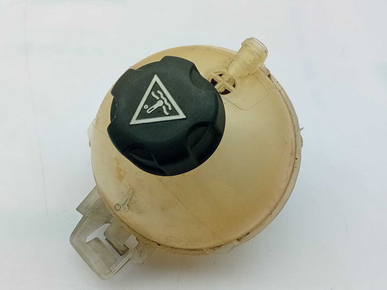 Coolant reservoir