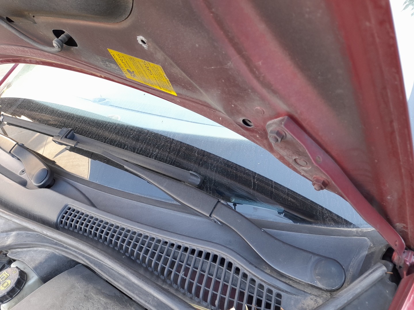 Windscreen wiper arm Left front