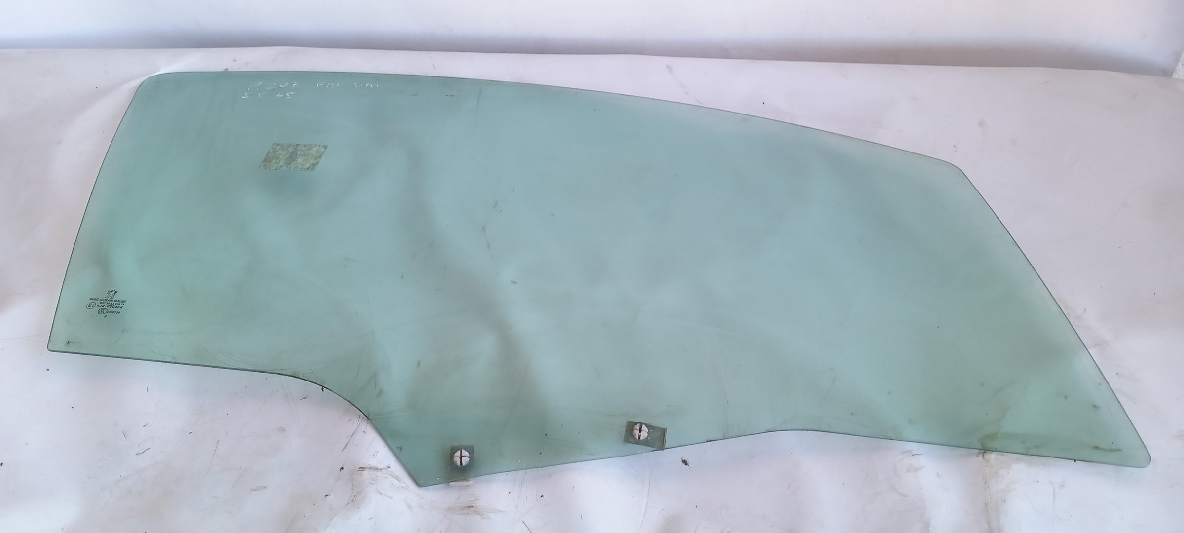 Right front door glass