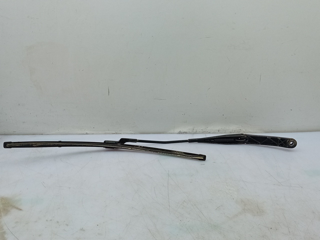 Windscreen wiper arm Left front ALFA ROMEO Giulietta (940_) Imagem-1