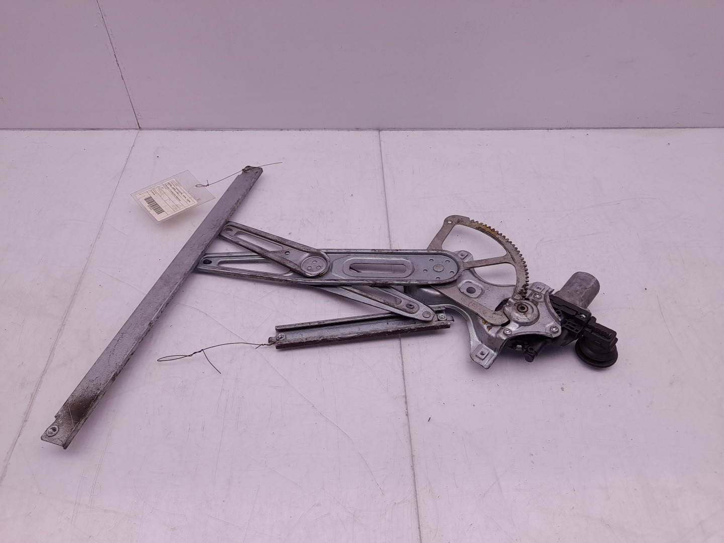 Right front window regulator TOYOTA Yaris (_P9_) Imagem-2