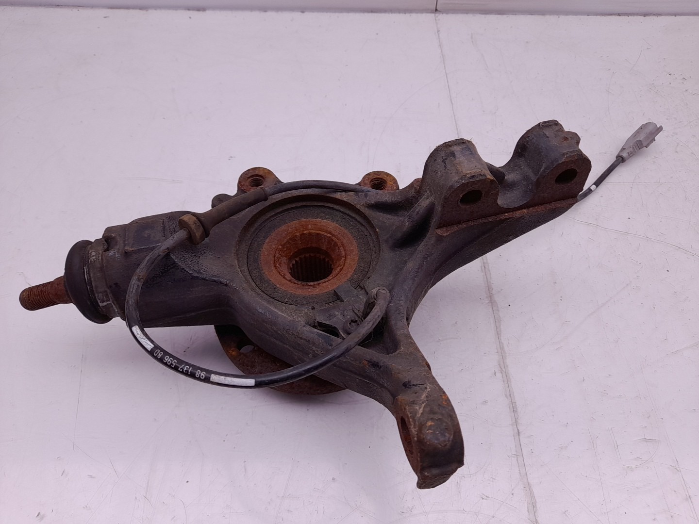 Right front steering knuckle PEUGEOT Partner II Imagem-1
