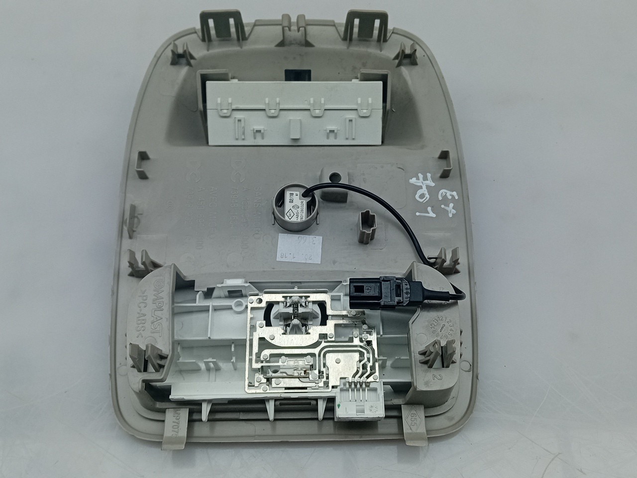 Plafoniera anteriore RENAULT Twingo III (BCM_) Imagem-1