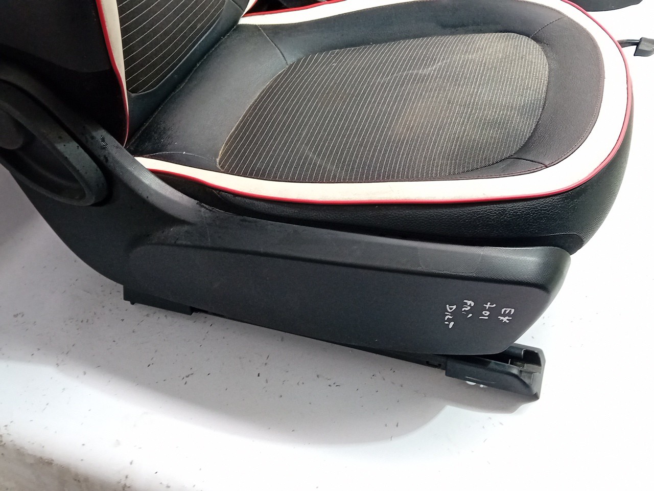 Seats set RENAULT Twingo III (BCM_) Imagem-3