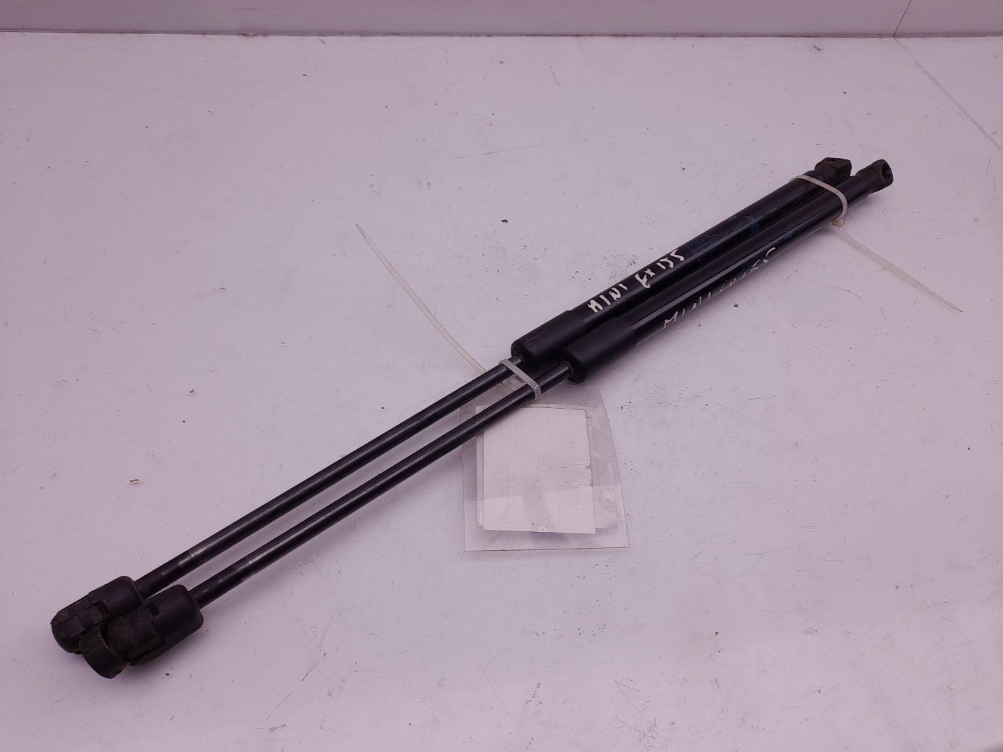 Trunk Shock Absorber MINI Mini (F56) Imagem-1