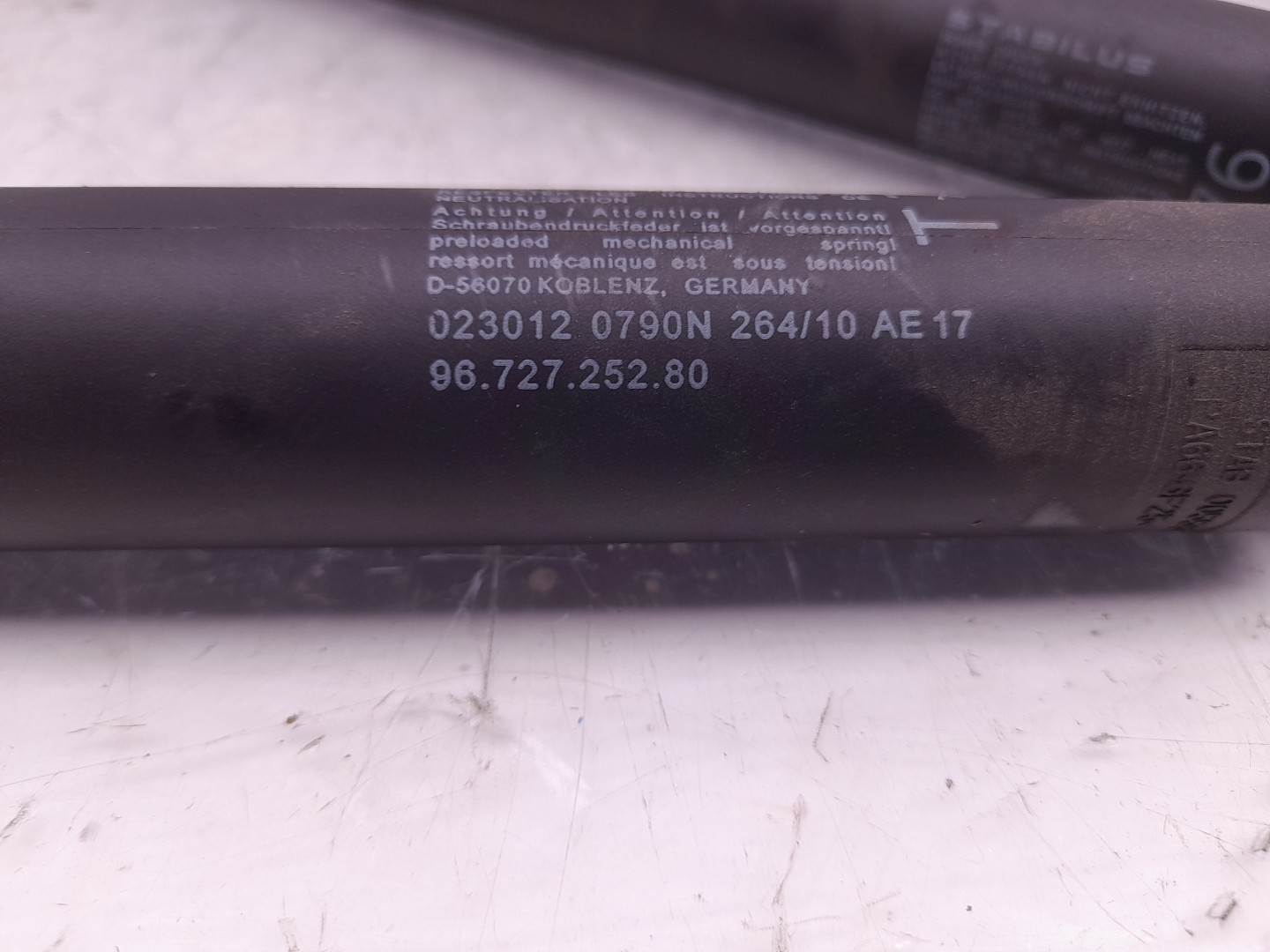 Trunk Shock Absorber PEUGEOT 308 CC Imagem-1