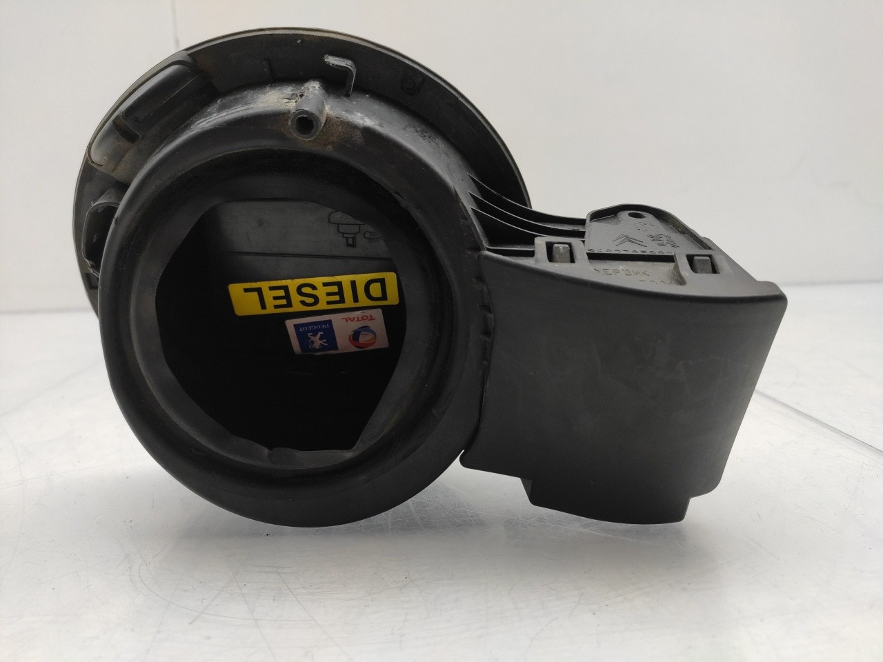 Fuel tank cap PEUGEOT 308 CC Imagem-1