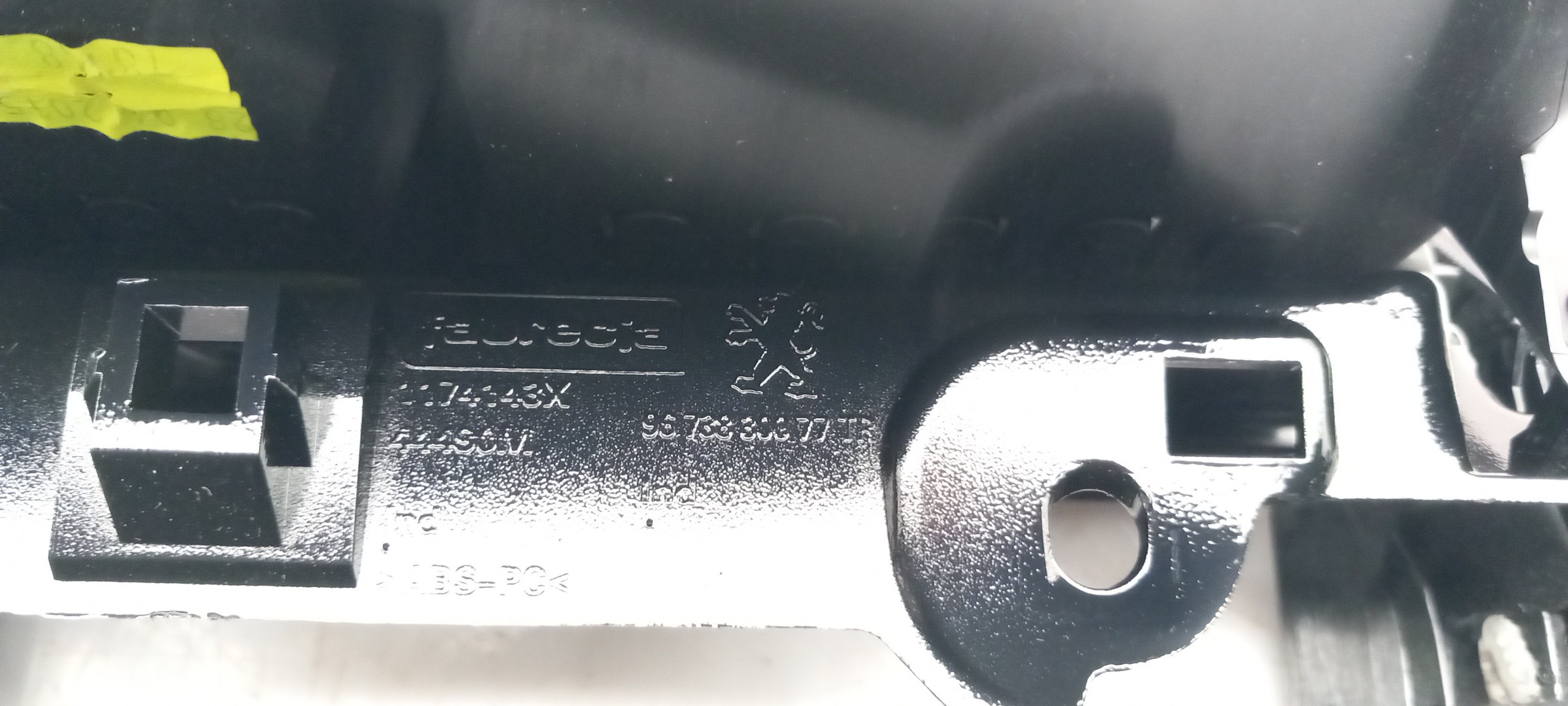 Dashboard trim PEUGEOT 2008 I (CU_) Imagem-3