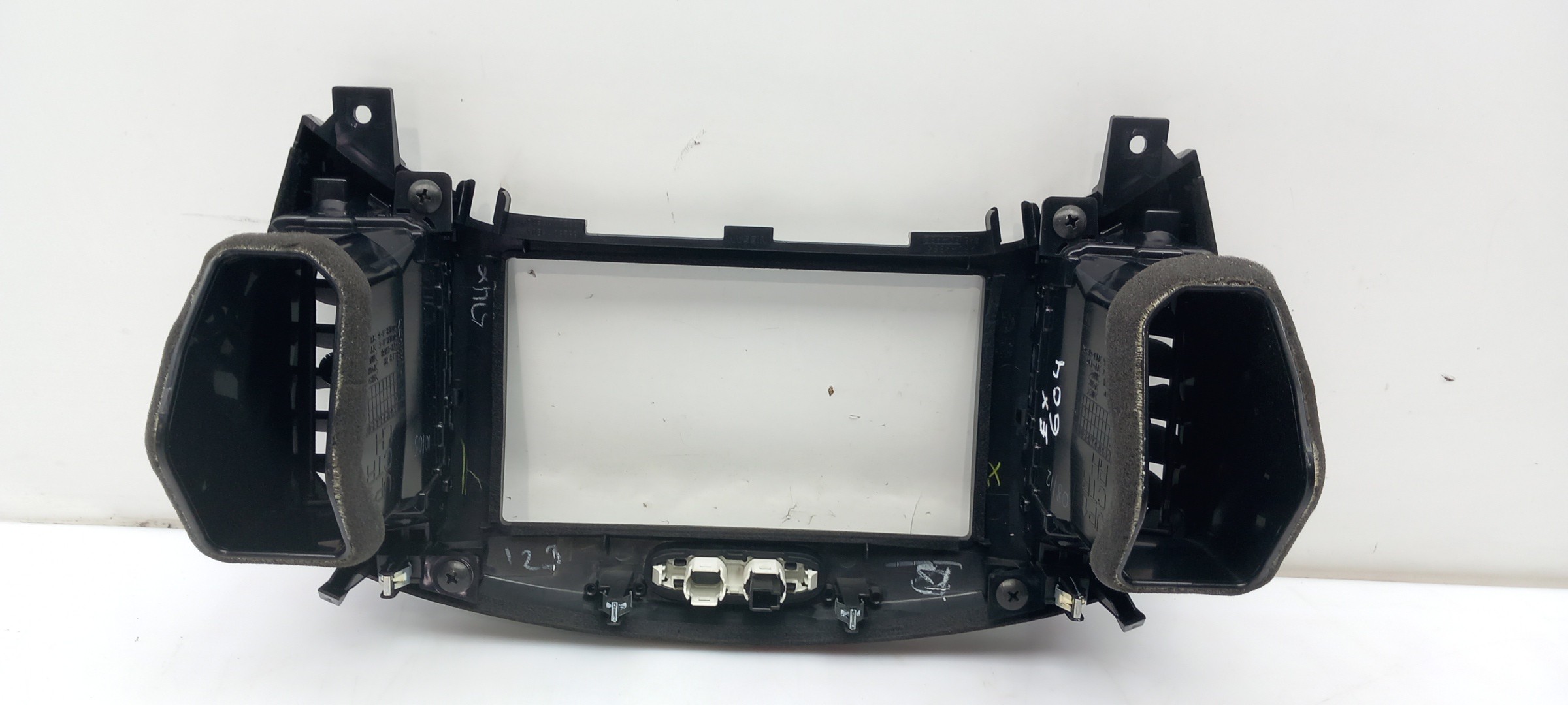 Dashboard trim NISSAN Juke (F15) Imagem-1
