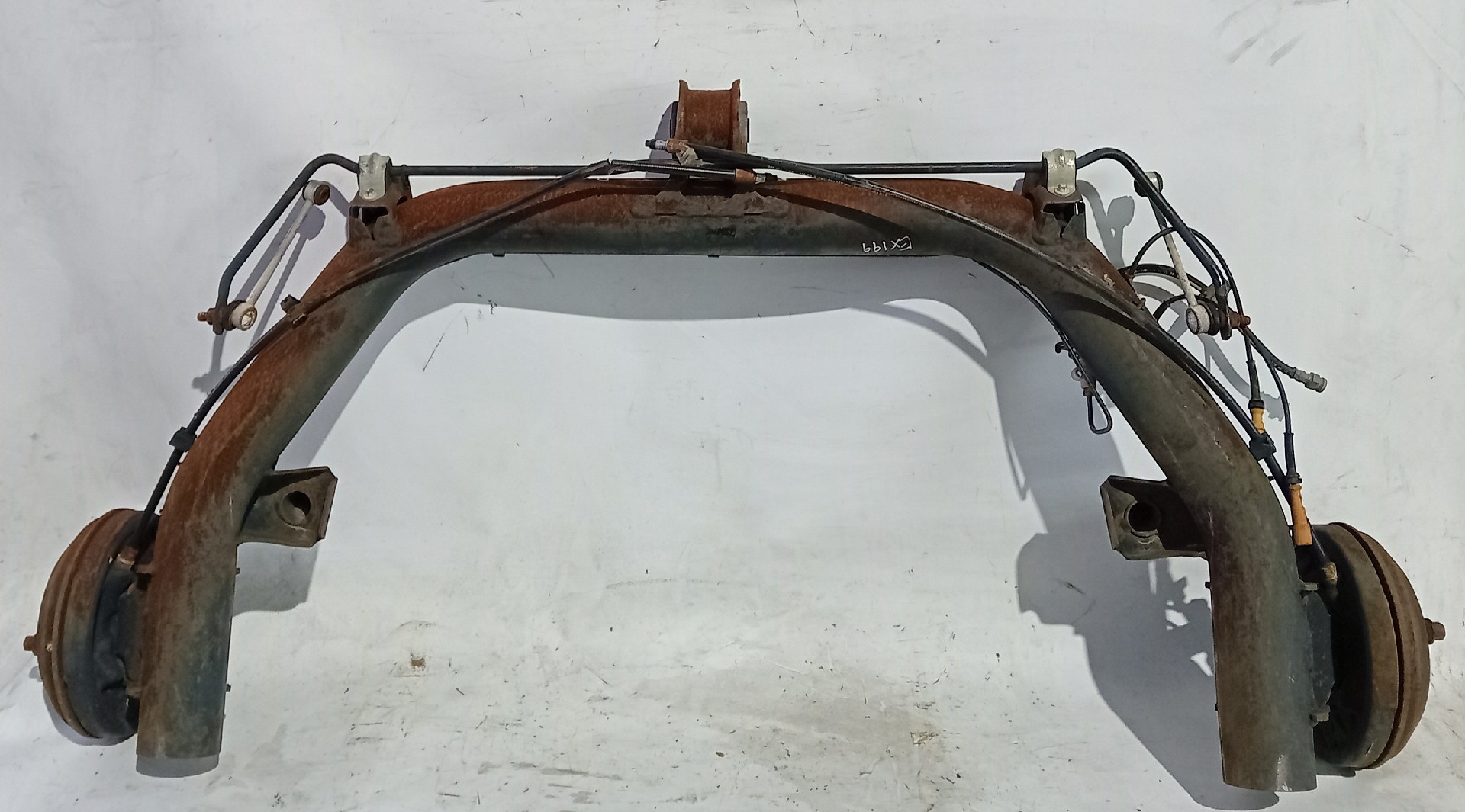 Rear axle with drum brakes