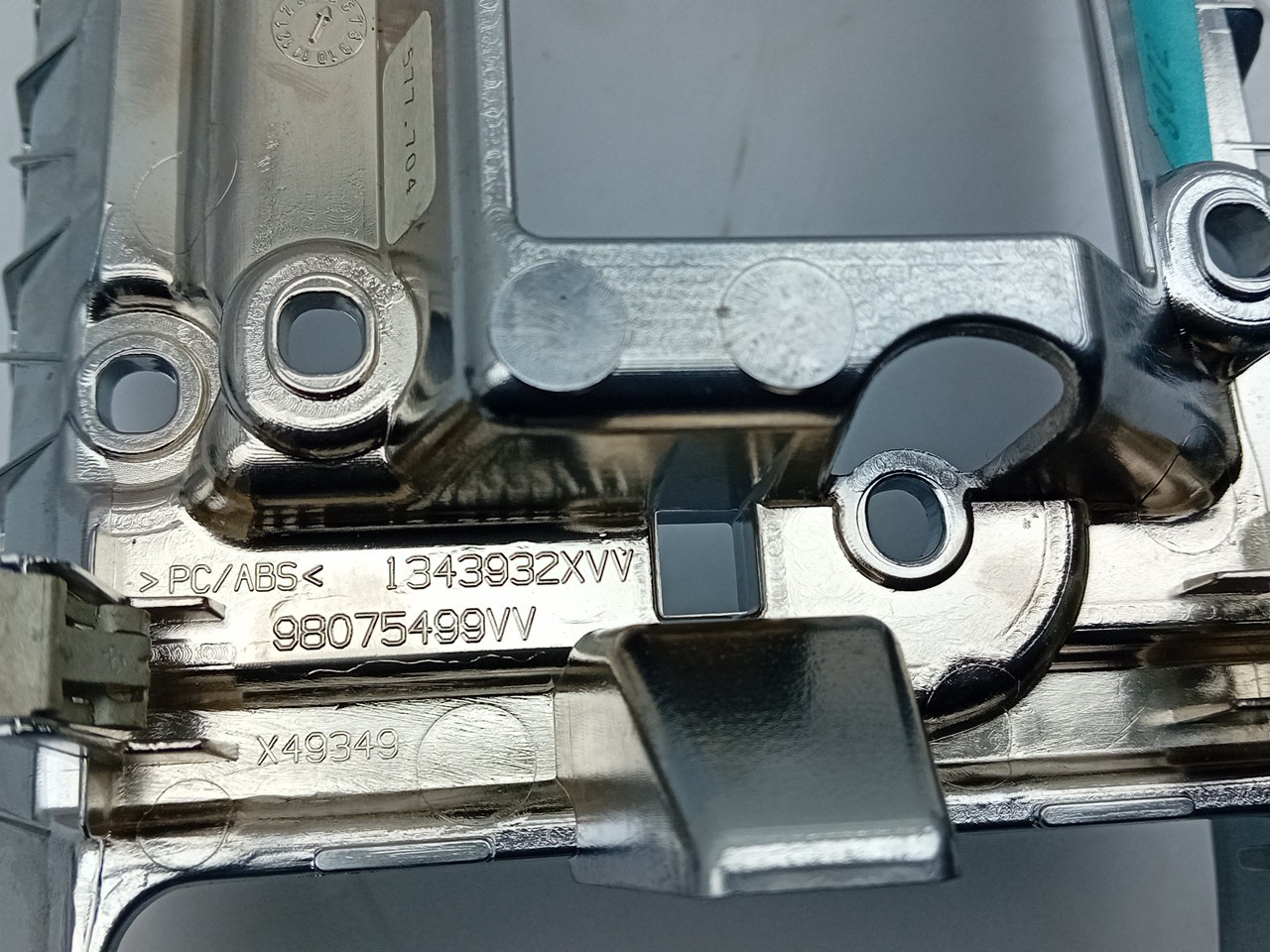 Moldura da consola central / rádio / aro PEUGEOT 308 SW II Imagem-2