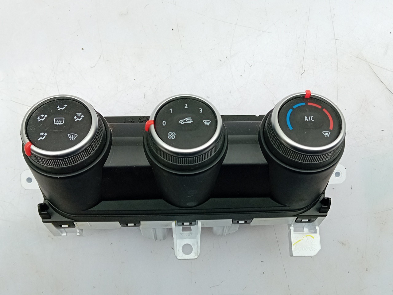 AC switch RENAULT Clio V (BF_) Imagem-1